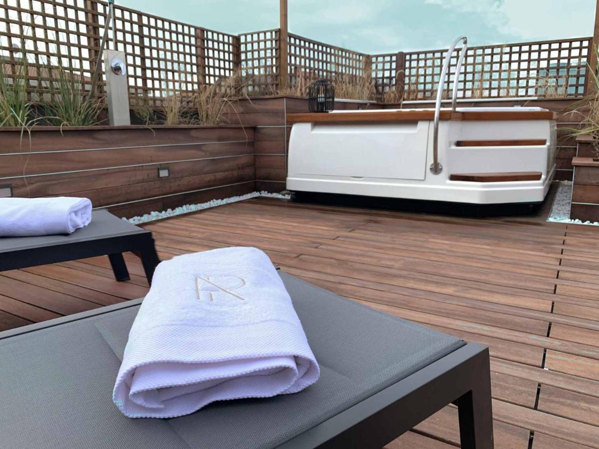 Ar Prestige Penthouse - Soho Apartment Bergamo Bagian luar foto
