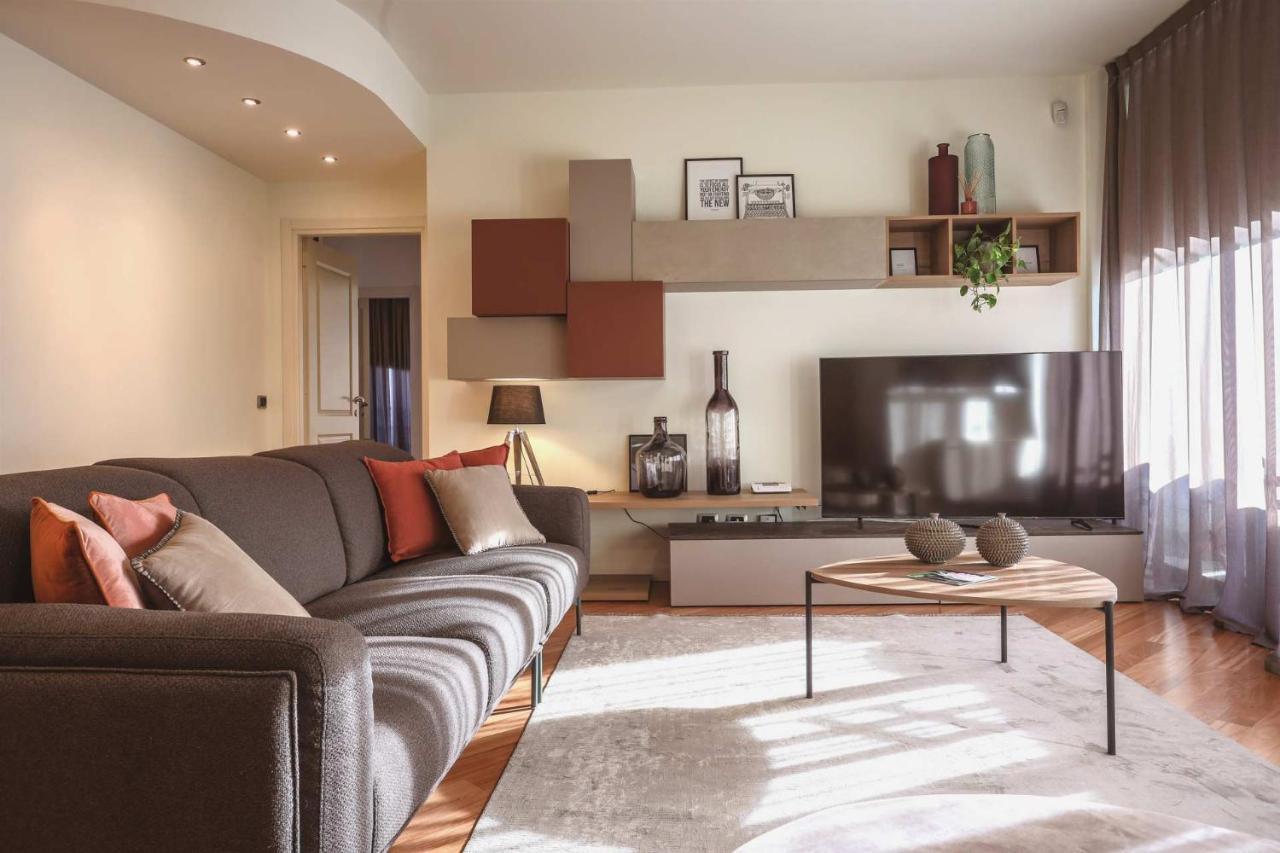 Ar Prestige Penthouse - Soho Apartment Bergamo Bagian luar foto