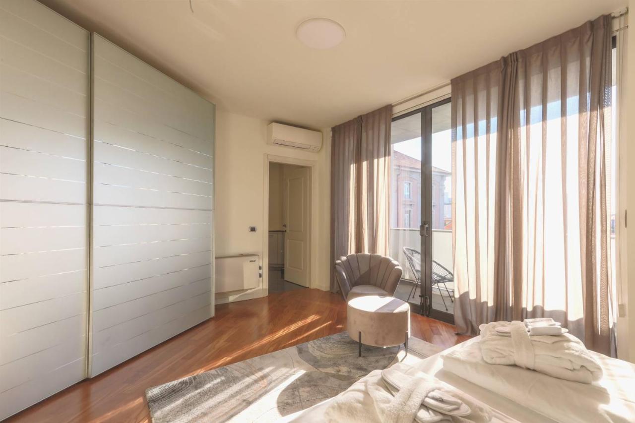 Ar Prestige Penthouse - Soho Apartment Bergamo Bagian luar foto