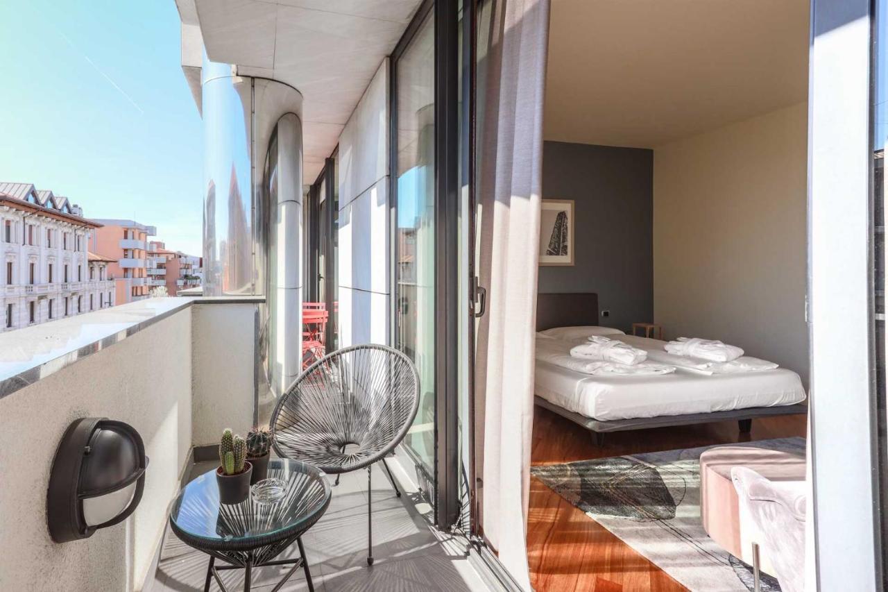 Ar Prestige Penthouse - Soho Apartment Bergamo Bagian luar foto