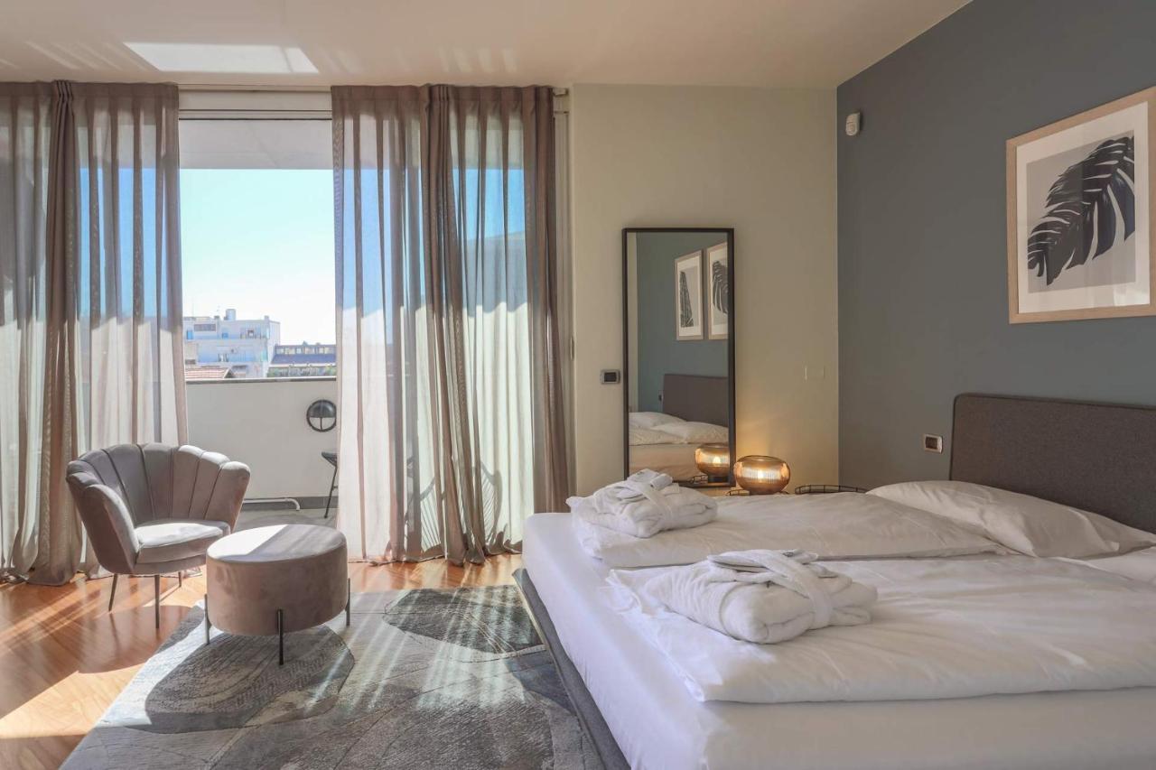 Ar Prestige Penthouse - Soho Apartment Bergamo Bagian luar foto